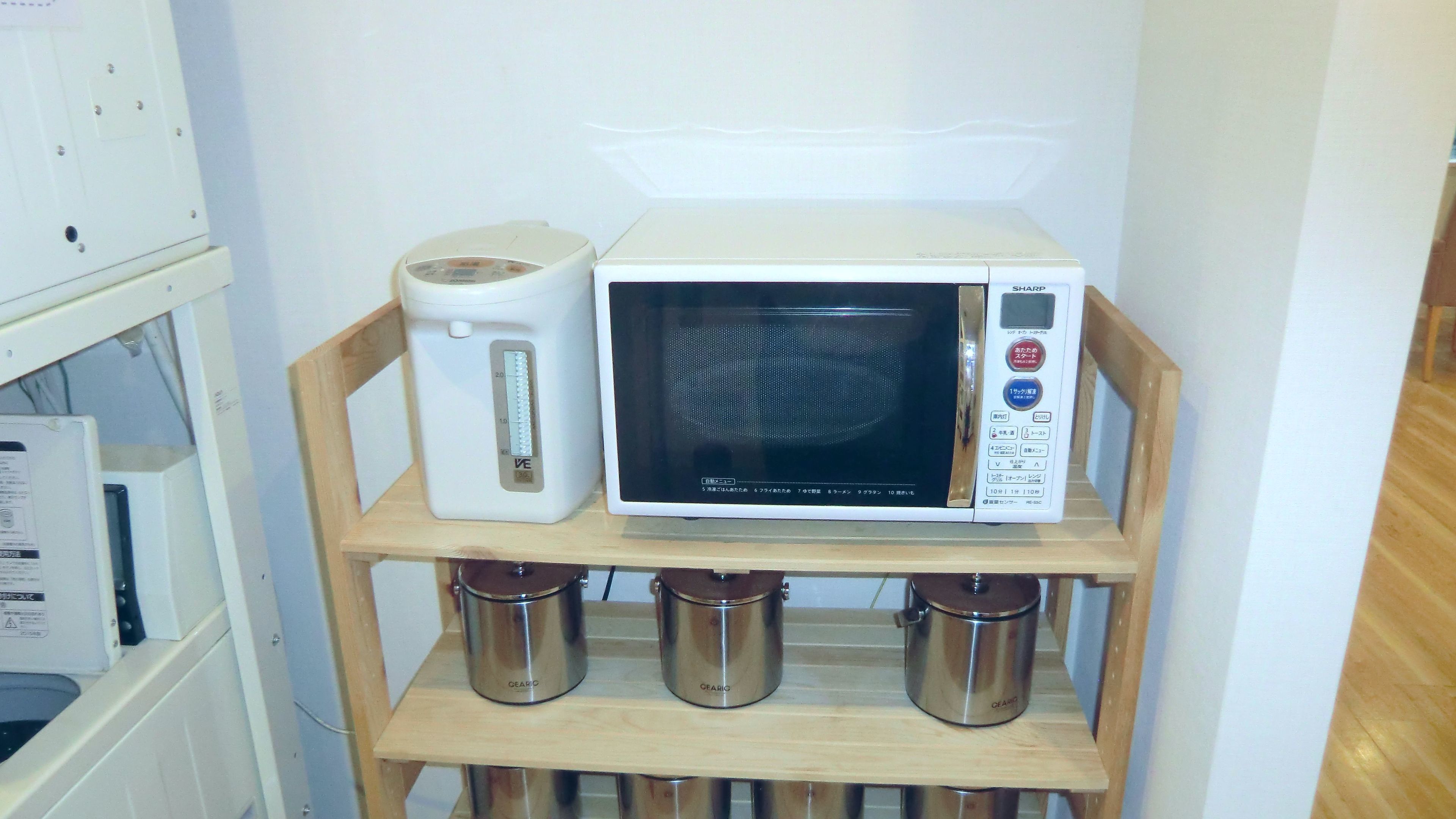 microwave, electric kettle