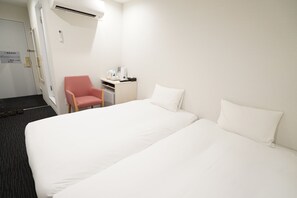 Hollywood Twin Room | Desk, iron/ironing board, free WiFi, bed sheets - CVS Bay Hotel Annex (Ichikawa)