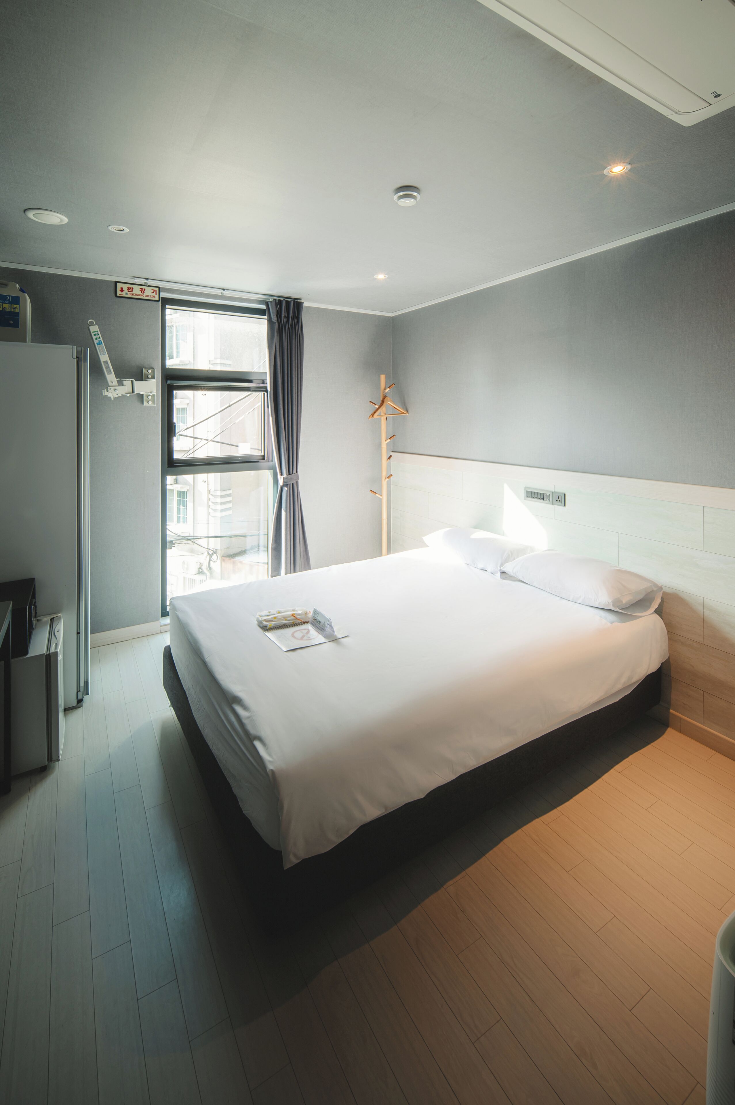 Dobbeltrom | Safe på rommet, lydisolert, wi-fi (inkludert) og sengetøy