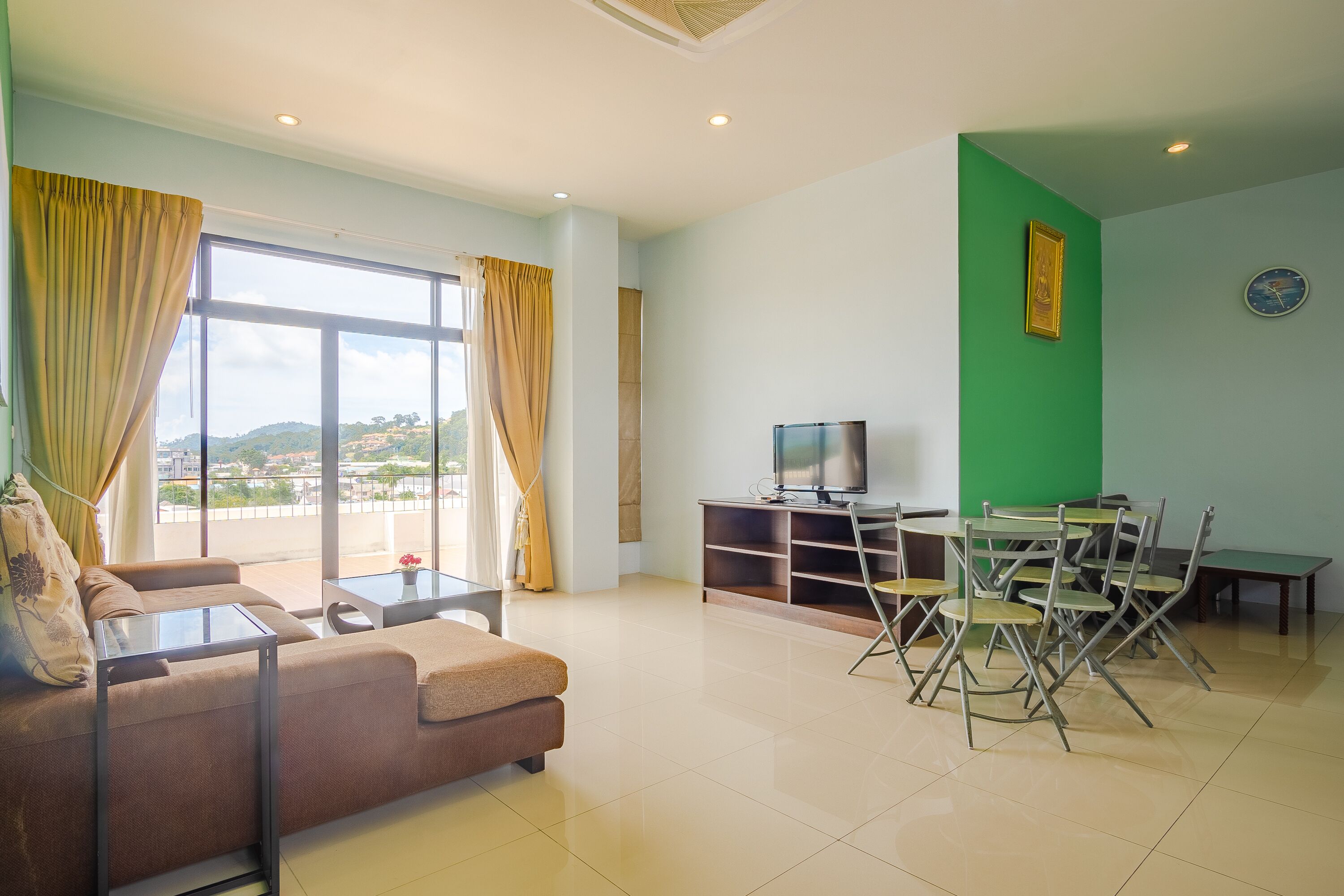 suite, 2 bedrooms | living area | lcd tv