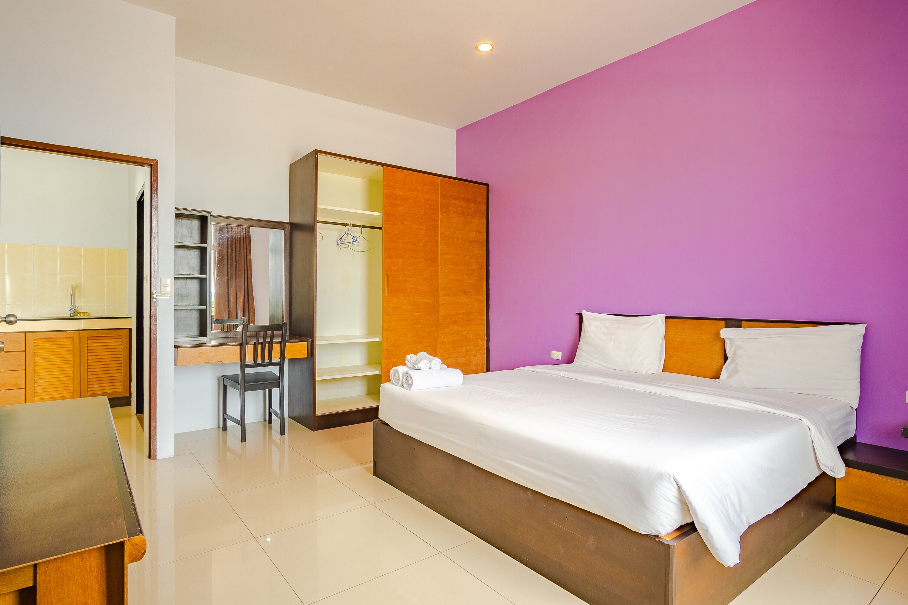 suite, 2 bedrooms | 2 bedrooms, minibar, iron/ironing board, free wifi