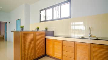 Suite, 2 habitaciones | Cocina privada | Frigorífico, cafetera o tetera y hervidor eléctrico