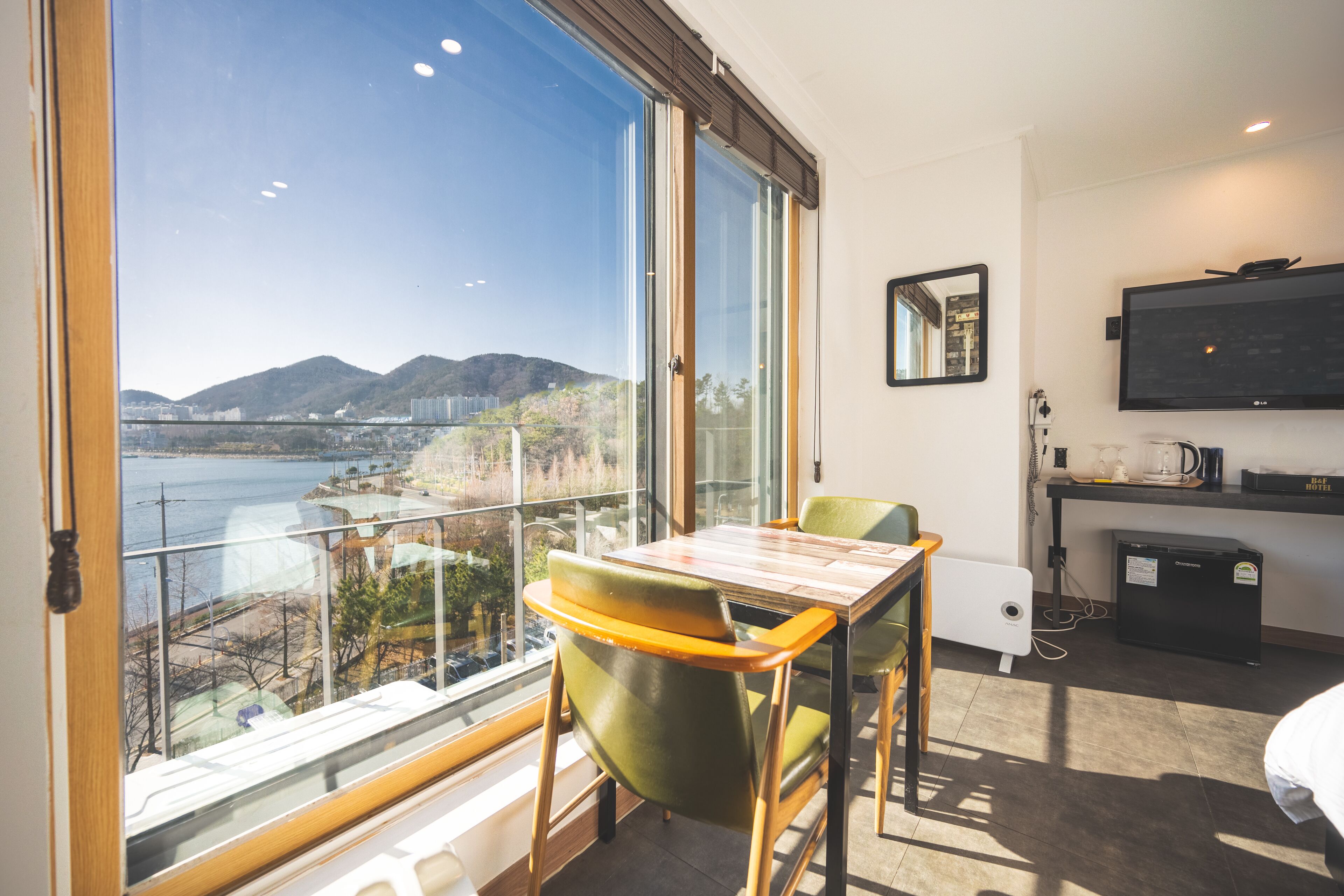 Superior Double Room, 1 Double Bed, Beachfront | Individually decorated, individually furnished, soundproofing, free WiFi