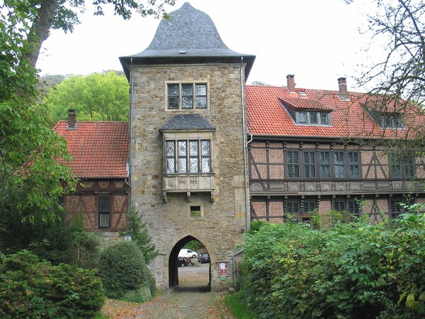 Exterior - Apartment for 1 - 4 people in the beautiful Weserbergland with garage and WiFi (Hessisch Oldendorf)