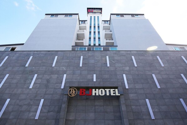Front of property - BJ hotel (Daejeon)