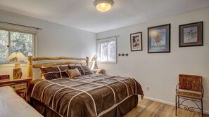 4 Schlafzimmer, Schreibtisch, Bügeleisen/Bügelbrett, kostenloses WLAN