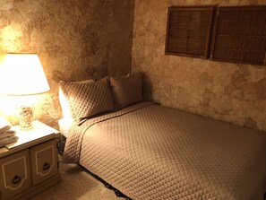 3 bedrooms, desk, iron/ironing board, travel cot