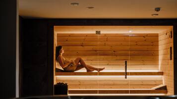 Een sauna, een bubbelbad, massagebehandelingen