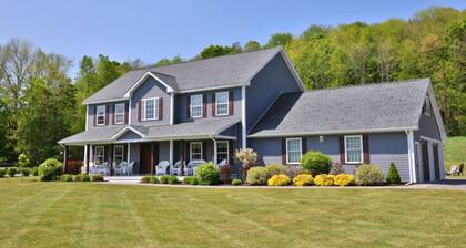 Coop Diamonds Sunrise Estates V - Private bathrooms, Heated Pool, 5 miles to DP