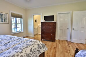 5 slaapkamers, een strijkplank/strijkijzer, wifi, beddengoed