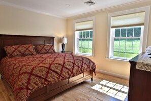 5 chambres, fer et planche à repasser, Wi-Fi, draps fournis