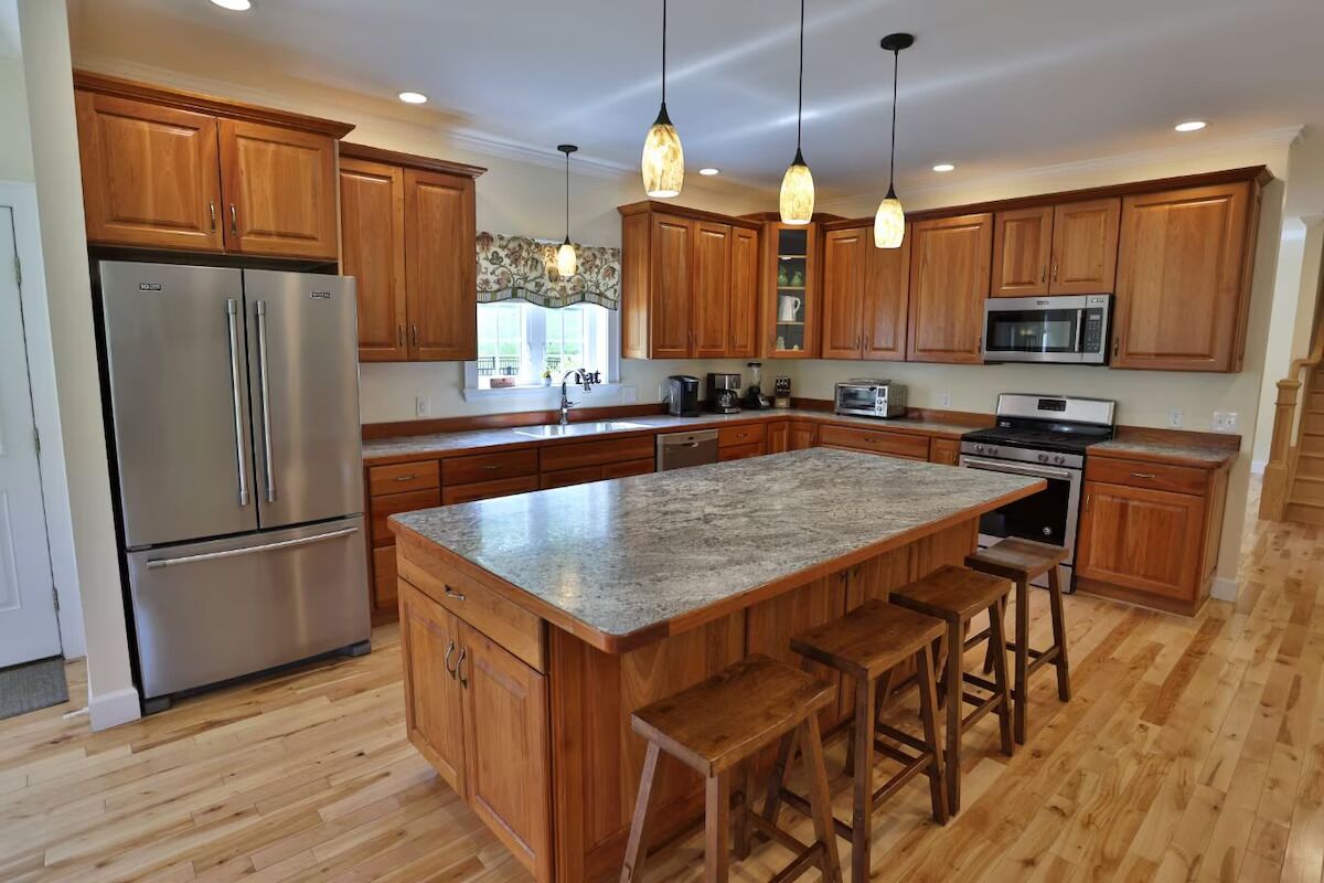 Refrigerador, microondas, horno y parrilla de estufa 