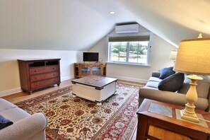 Télévision, table de tennis de table