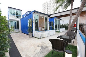 Pool - The HAB Hostel (Bangkok)