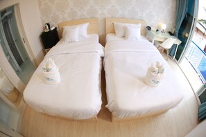 Minibar (some free items), in-room safe, blackout drapes, WiFi (free) - The HAB Hostel (Bangkok)
