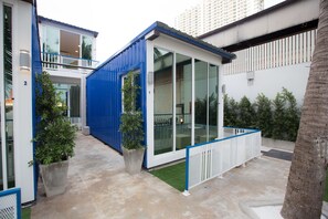Terrace/patio - The HAB Hostel (Bangkok)