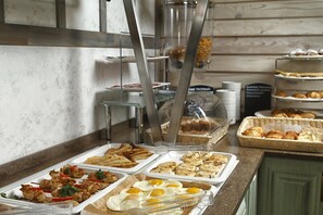 Free daily buffet breakfast