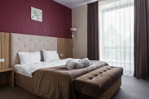 Standard Room (Super) | Minibar, in-room safe, iron/ironing board, free WiFi