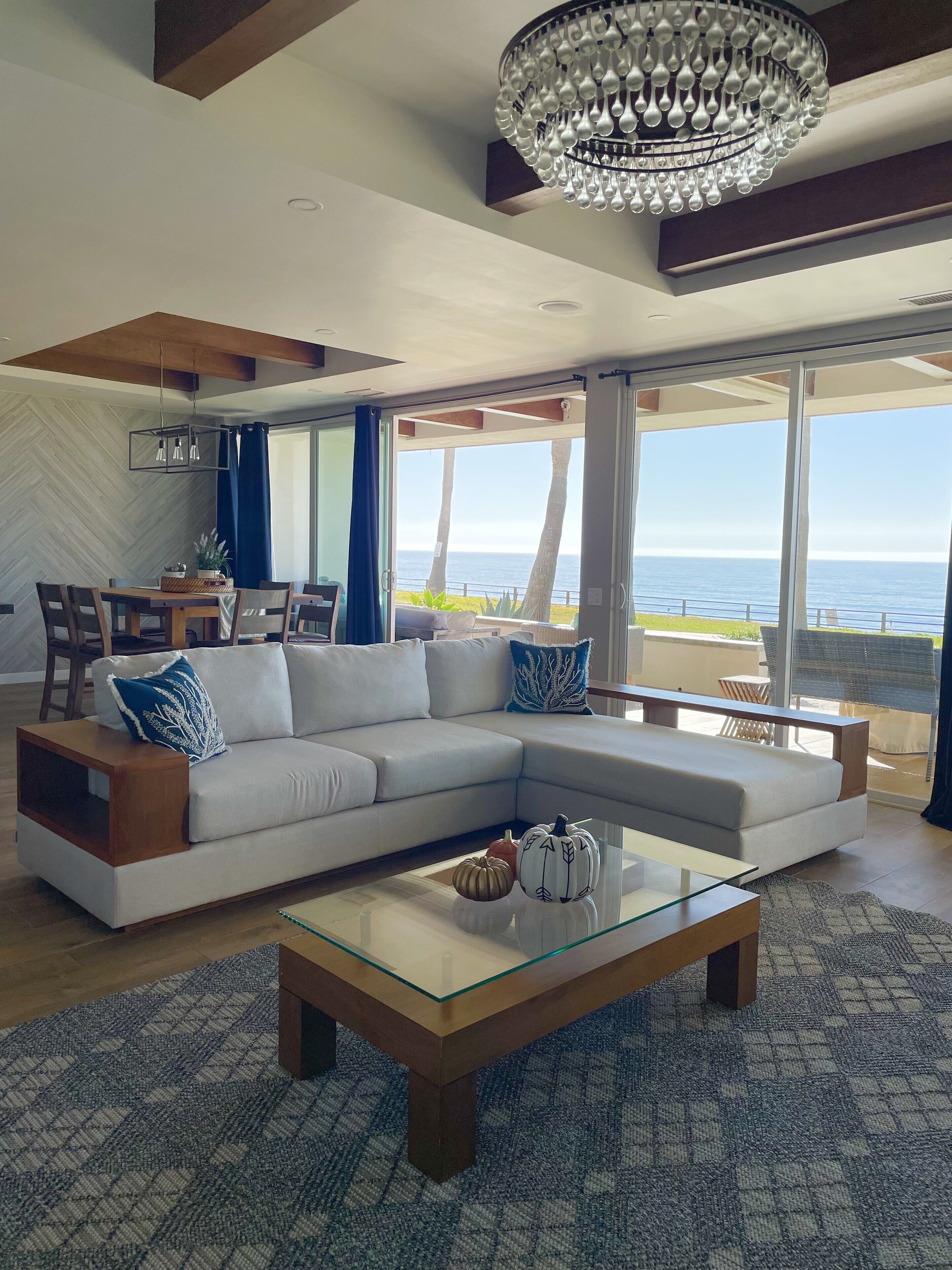 Flat-screen TV, fireplace, video games, Netflix