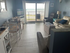 Smart-TV, Videospiele, DVD-Player, Bücher