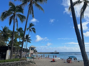 Beach nearby, sun loungers, beach towels