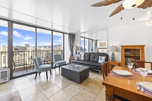 智能電視、DVD 播放機