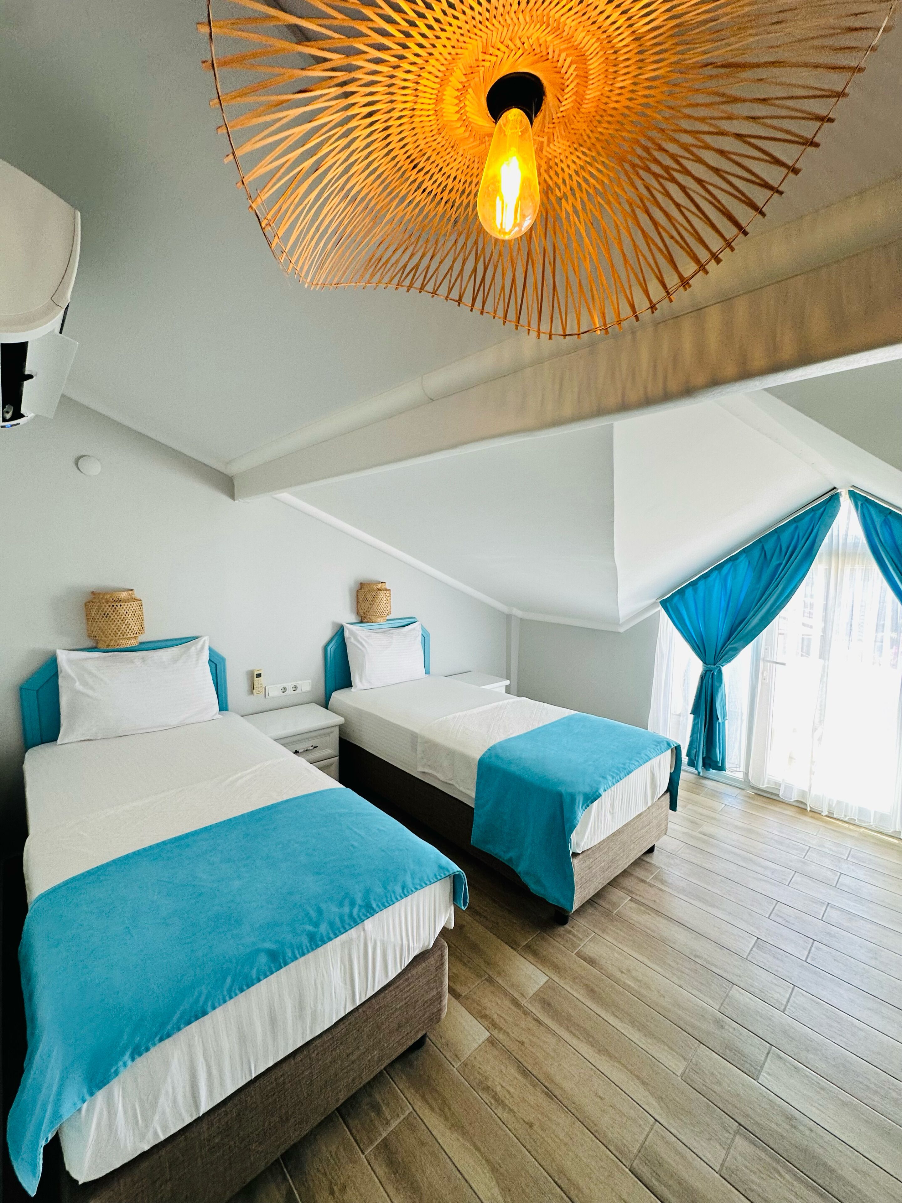 Economy Twin Room, Private Bathroom | Premium bedding, free minibar items, in-room safe, desk
