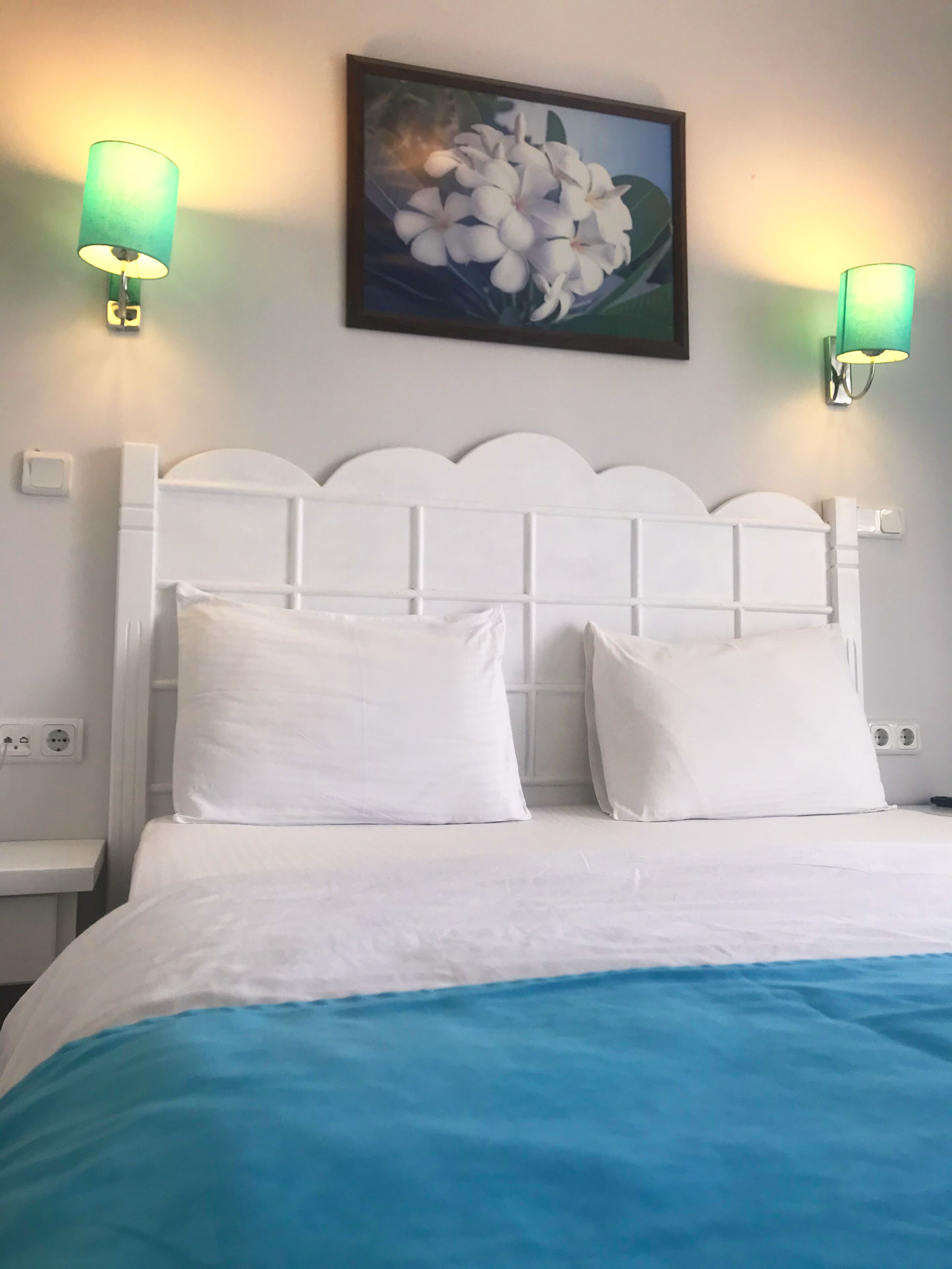 standard double room, sea view | premium bedding, free minibar items, in-room safe, desk