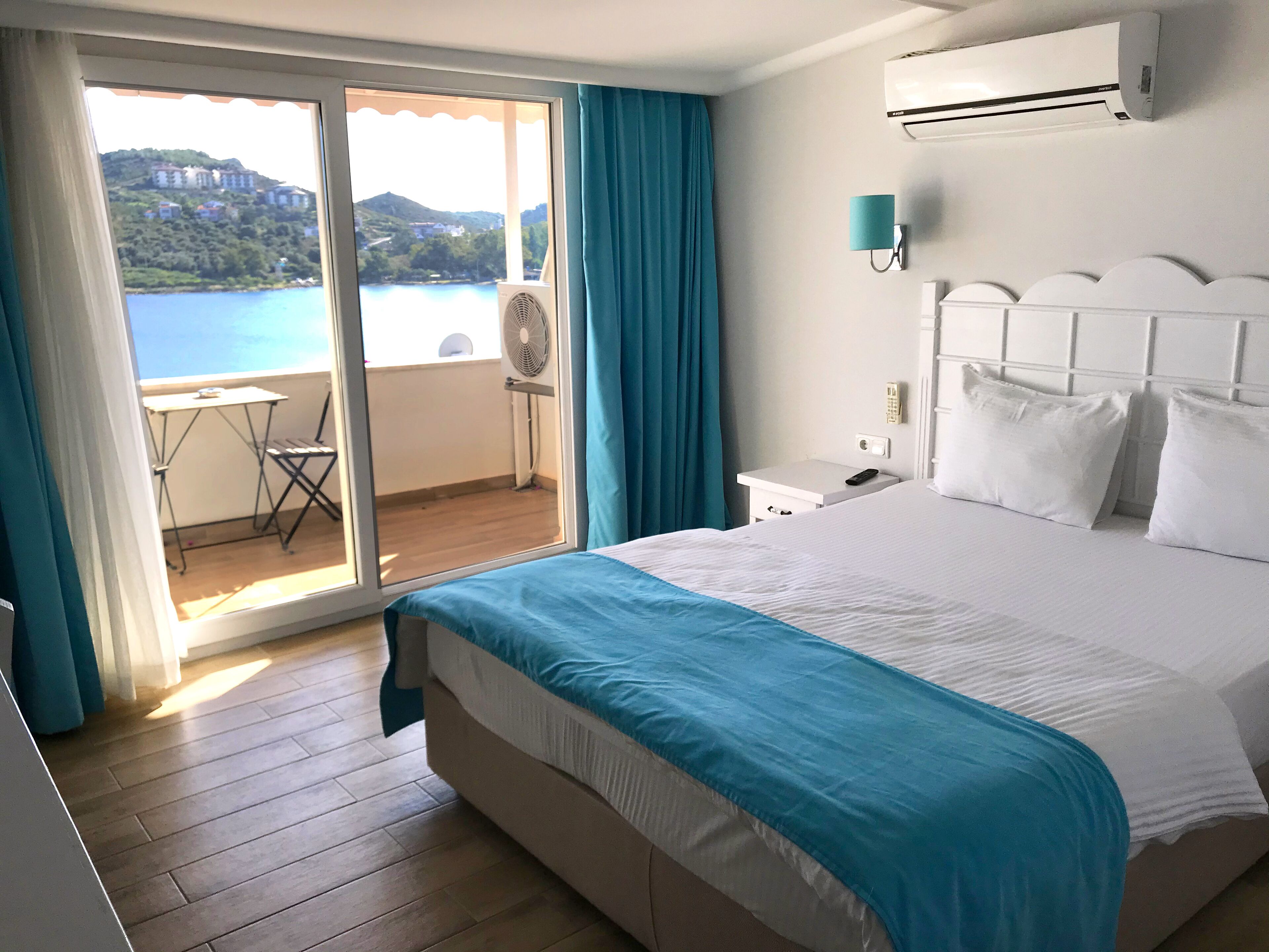 standard double room, sea view | premium bedding, free minibar items, in-room safe, desk