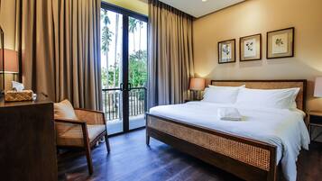 Deluxe Room | In-room safe, desk, blackout drapes, free WiFi