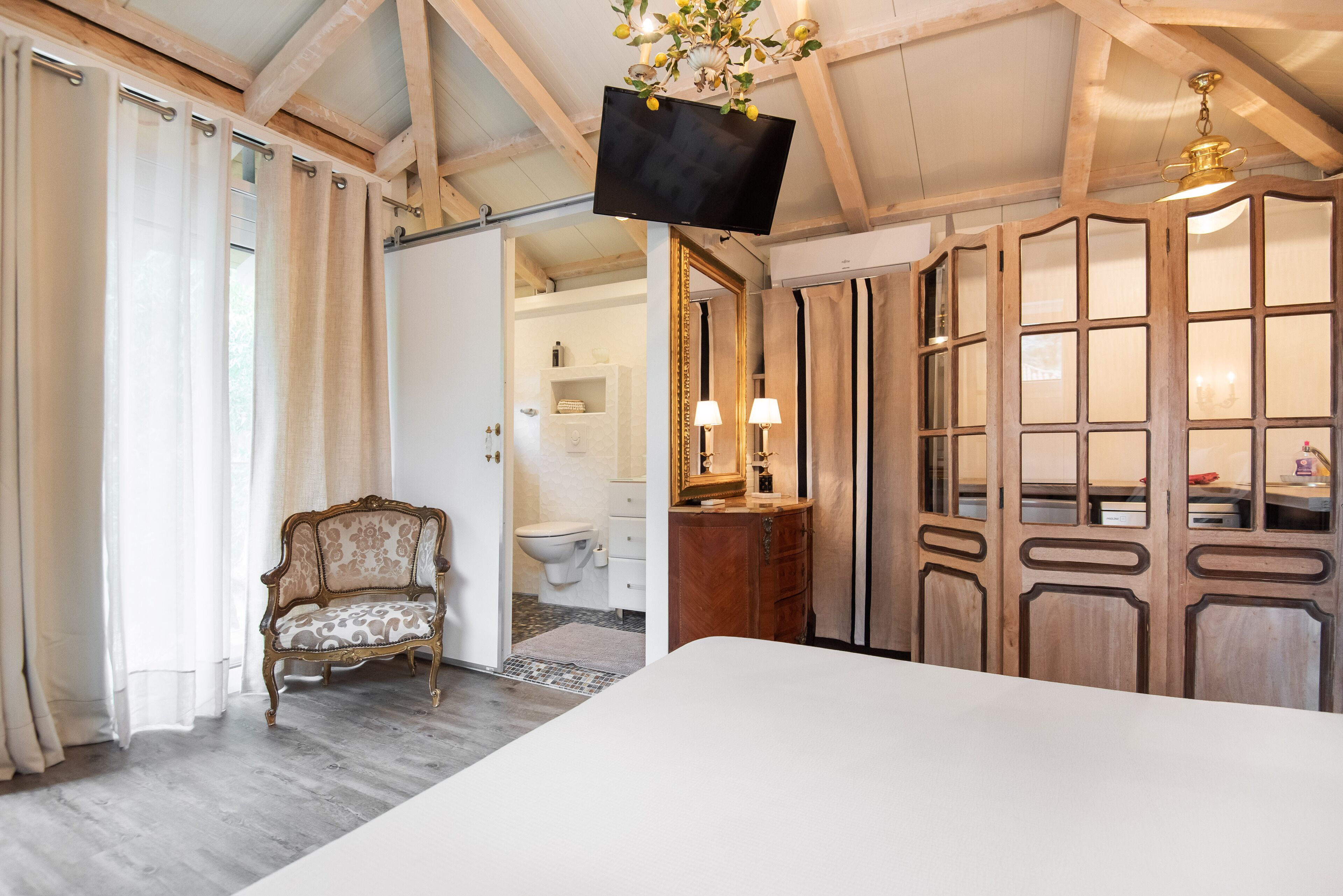 superior cottage, 1 queen bed (le perchoir) | private kitchen | fridge, microwave, stovetop, dishwasher