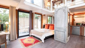 Cottage, Ground Floor (Nautilus) | Private kitchen | Fridge, microwave, stovetop, dishwasher