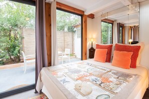 Premium bedding, memory foam beds, individually decorated - Campo di Fiori - Maisons de Charme (Calvi)
