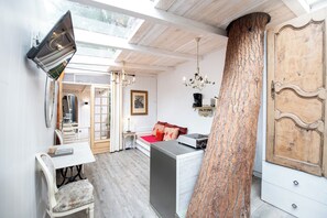 Cottage, Ground Floor (Robinson) | Private kitchen | Fridge, microwave, stovetop, espresso maker