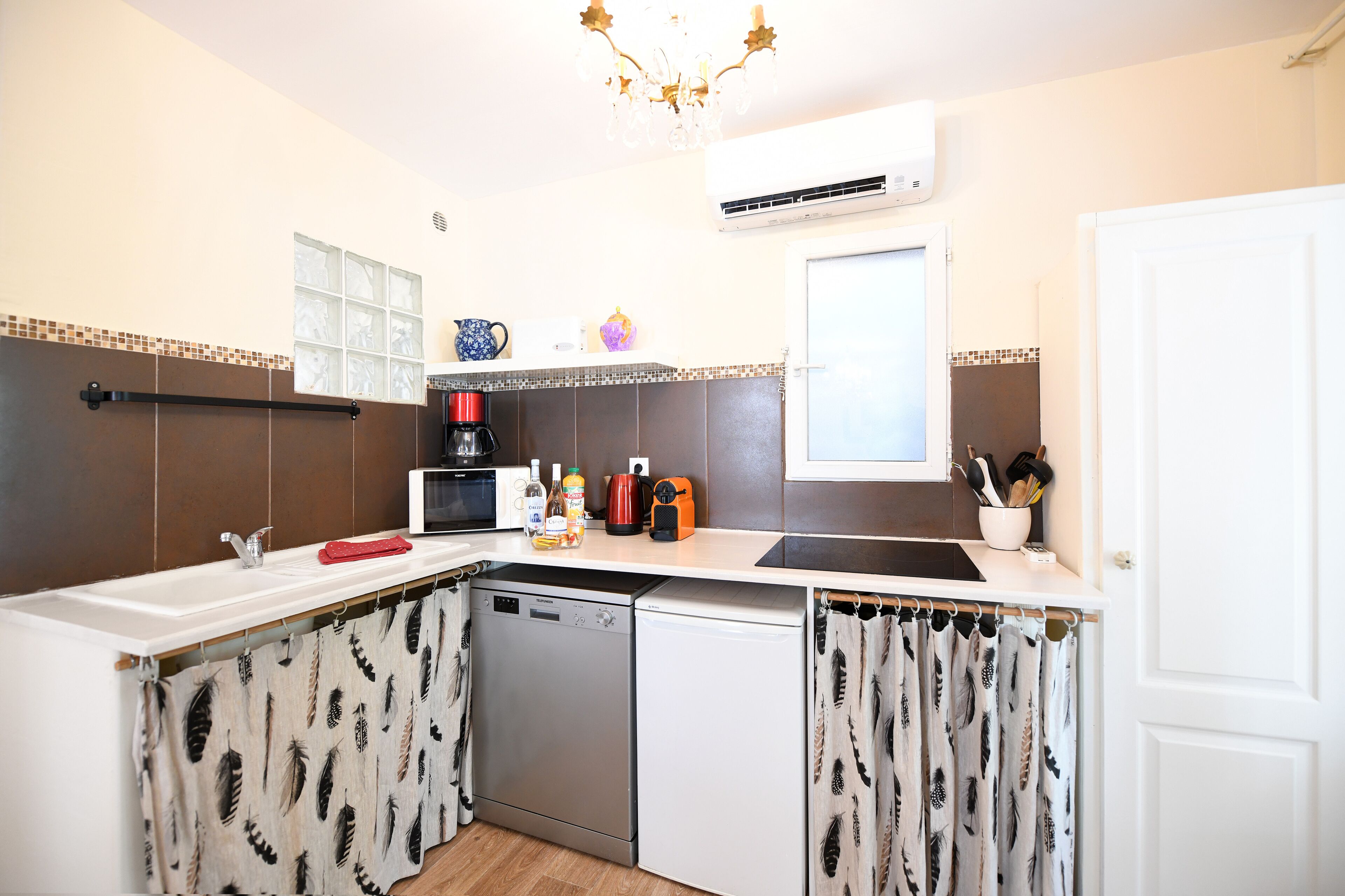 cottage, ground floor (a filetta) | private kitchen | fridge, microwave, stovetop, dishwasher