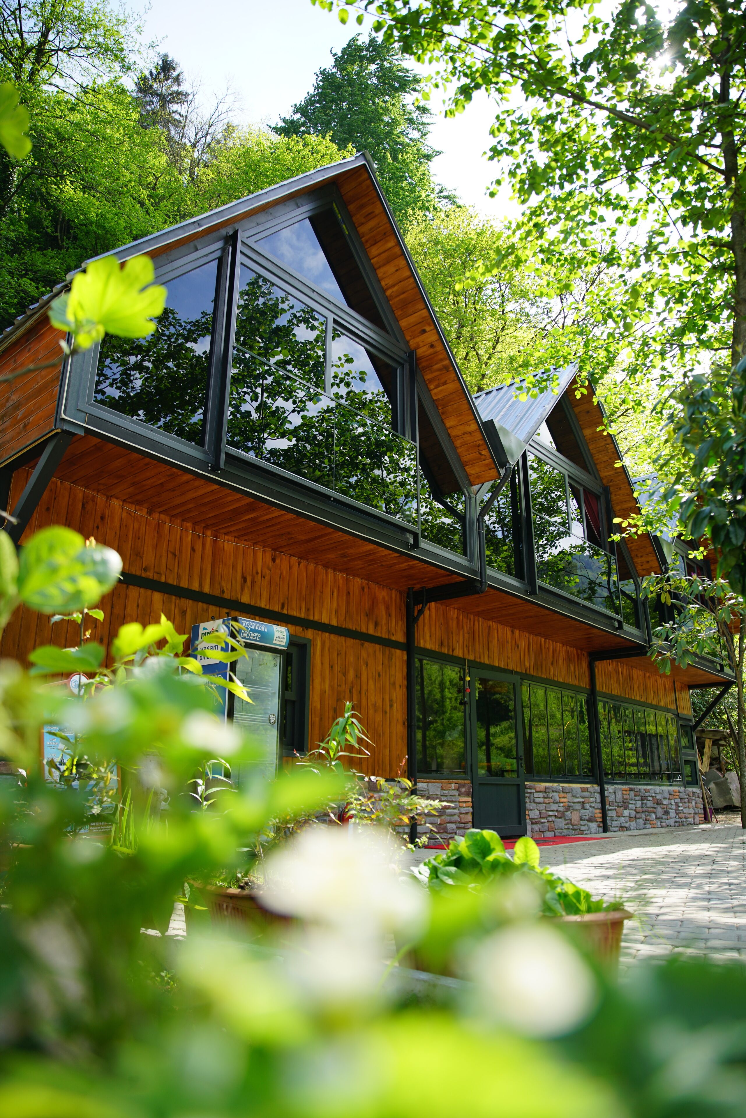 Phòng Suite Superior | Bộ đồ giường cao cấp, minibar với thức ăn, đồ uống miễn phí, bàn 