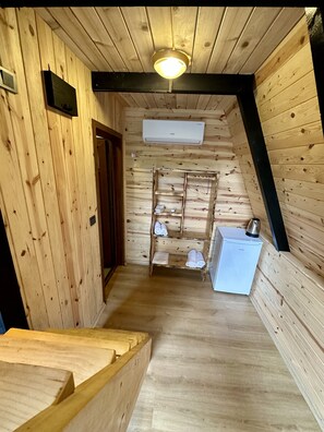 Family Bungalow | Premium bedding, free minibar items, desk, laptop workspace - Tanura Bungalows (Camlihemsin)