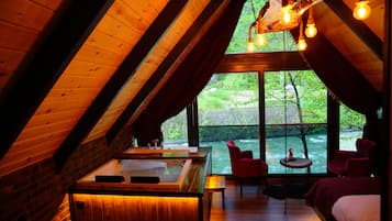 Superior-Suite | Hochwertige Bettwaren, Minibar (mit einigen kostenlosen Artikeln)