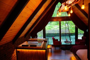 Svit Superior | Sängtillbehör av högsta kvalitet och minibar med vissa gratis produkter