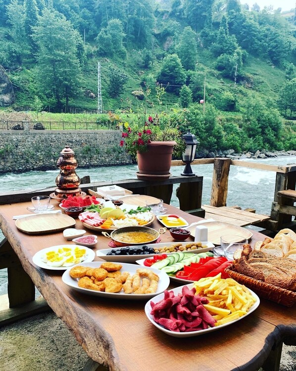 Breakfast meal - Tanura Bungalows (Camlihemsin)