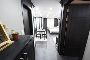 Interior entrance - Moonlight House (Seoul)