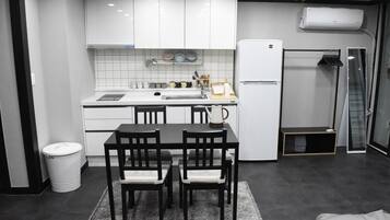 Moonlight | In-room dining