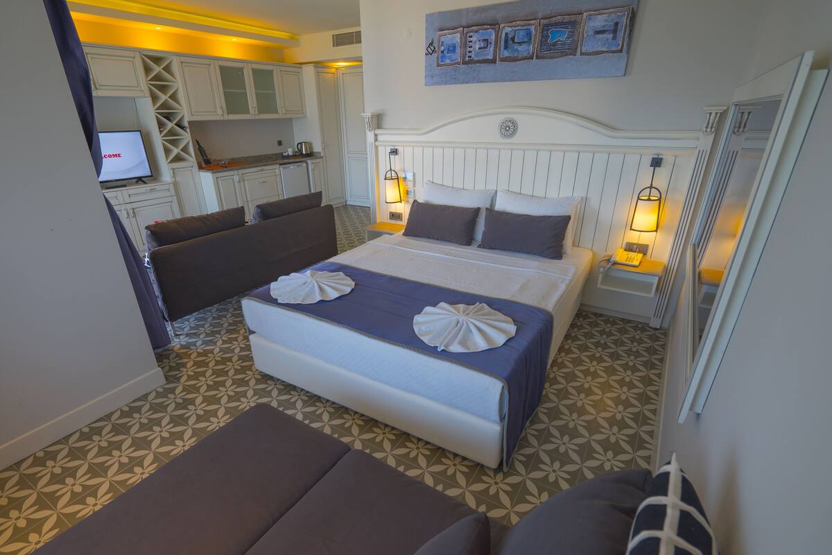 Suite, 1 Bedroom, Terrace, Sea View | Minibar, in-room safe, desk, soundproofing