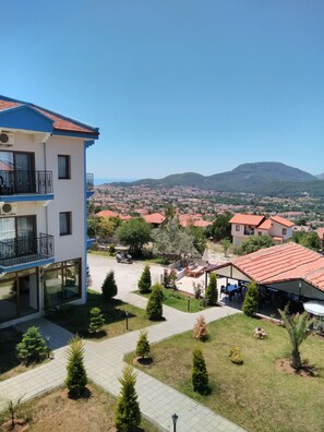 บร ิเวณภายนอก