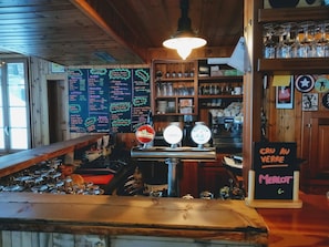 Breakfast, lunch, dinner and brunch served  - Pension du Lac Bleu (Evolène)