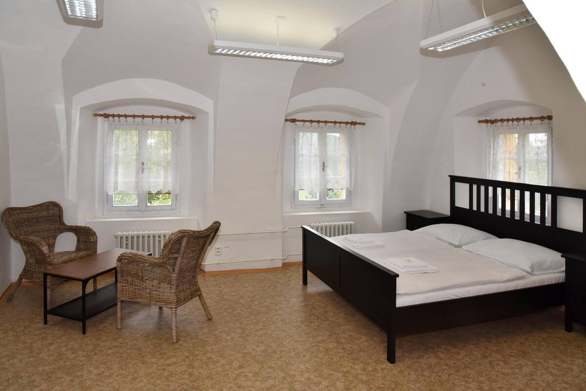 Apartment, 3 Bedrooms (Castle Front) | Select Comfort beds, free WiFi