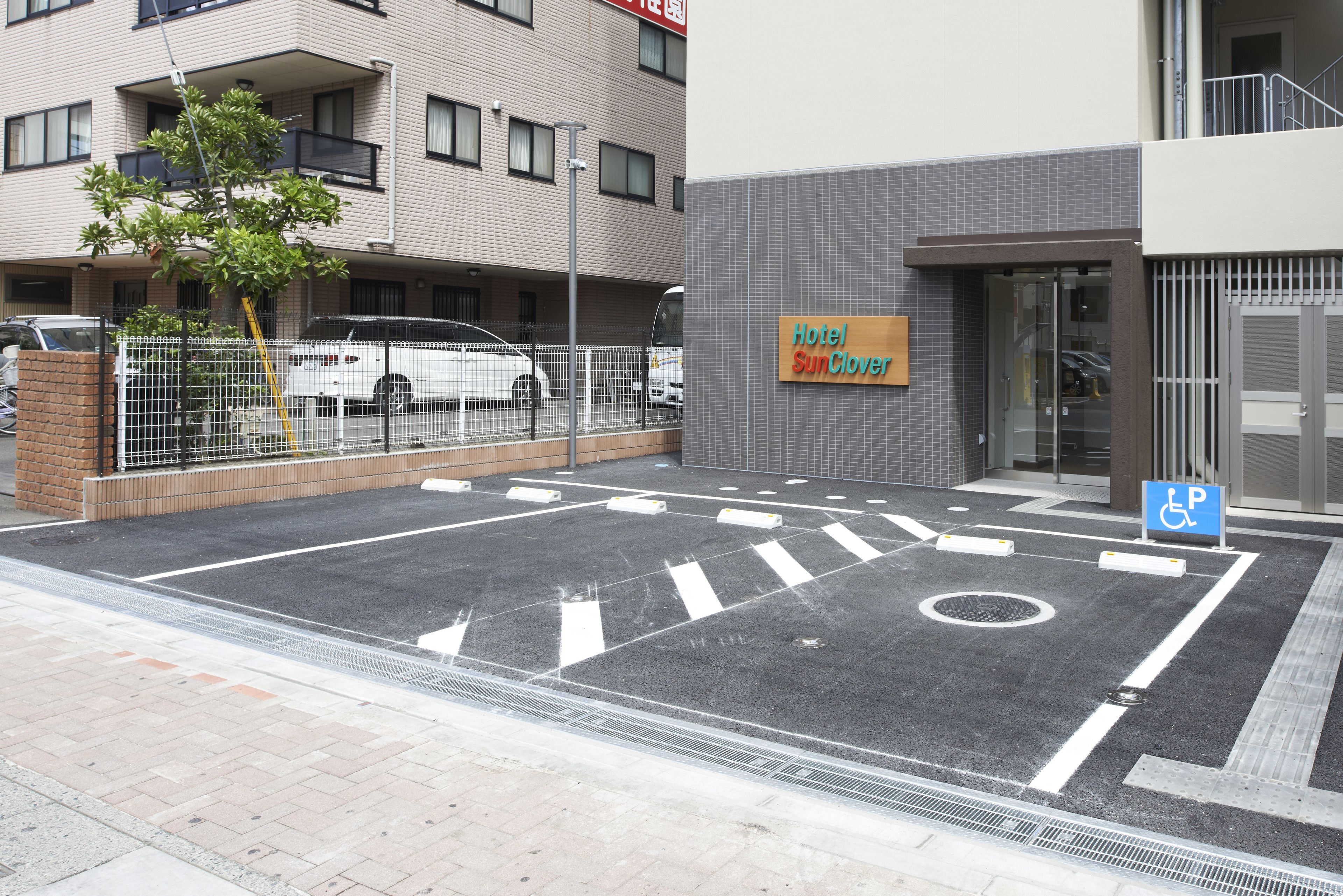 self-parking (surcharge) 1000.00 per night