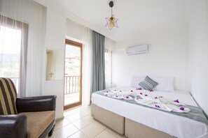 Íbúð - 2 svefnherbergi | Skrifborð, hljóðeinangrun, straujárn/strauborð