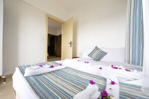 Apartment, 1 Bedroom | Desk, soundproofing, iron/ironing board, free WiFi - Portofino Apart (Ula)