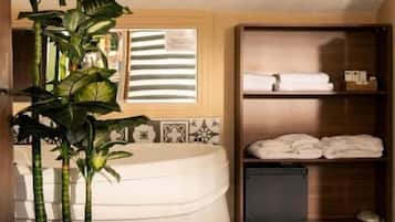 Premium bedding, in-room safe, laptop workspace, blackout curtains